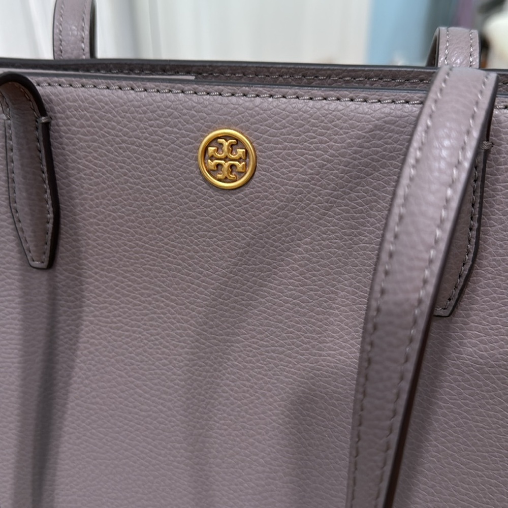 Tory Burch
 Tote Bag - Picture 4 of 10